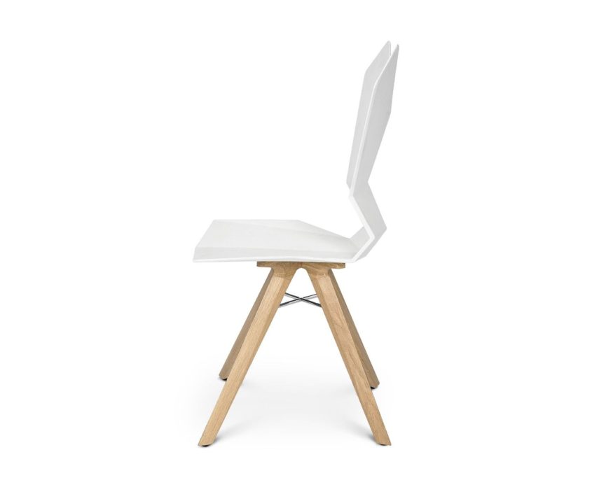 yc02wona_y_chair_white_shell_natural_oak_side